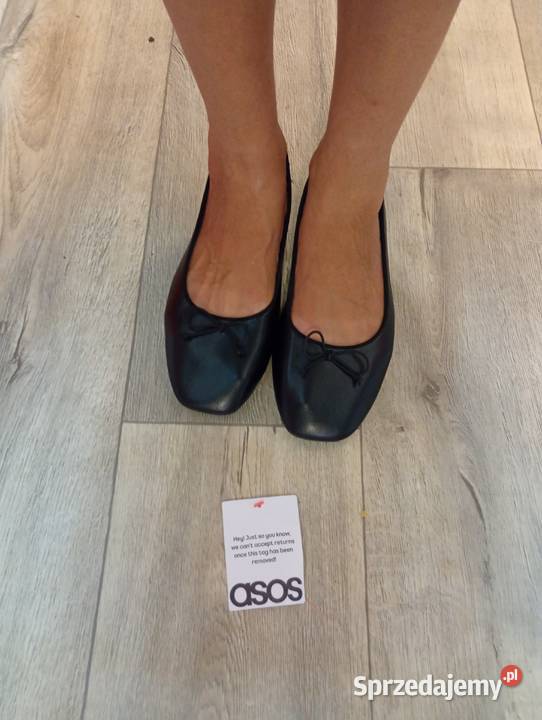 42 ASOS Design Czarne baleriny z Londynu na Kraków