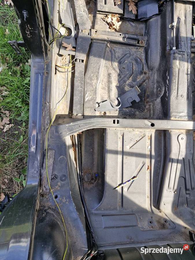 mercedes 124 karoseria ćwiartka tył przód dach sprzedam