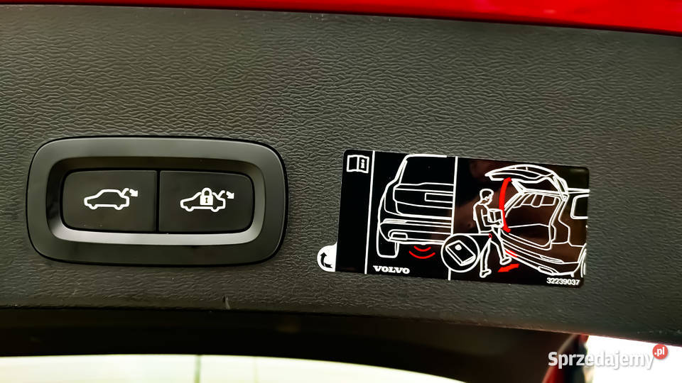 Volvo XC 40 benzyna serwisowany ASO super stan manualna Piotrków Trybunalski