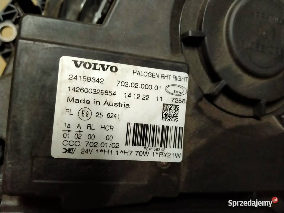VOLVO FH4 LAMPA PRAWA 24159342 CAŁA NIE