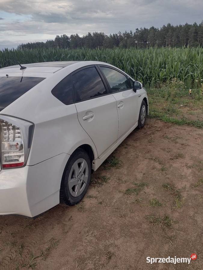 Sprzedam Toyota Prius 3 z 2010 r 18 hybryda elektryczne szyby Pasynki