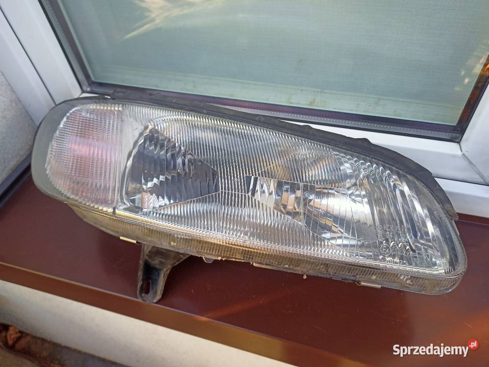 Opel Omega B lampa przednia prawa reflektor osobowe Sieradz