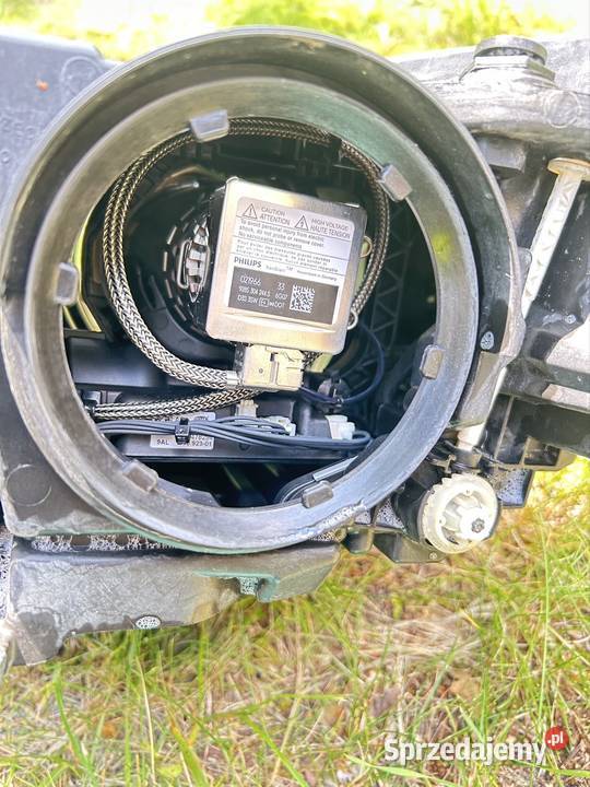 Lampa przednia prawa Skoda Superb III 1519 Świdnik