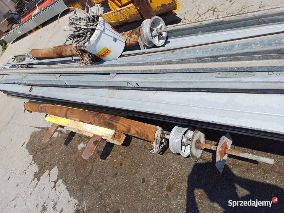 Drzwi segmentowe brama 5x4 z przeszkleniem Wrocki