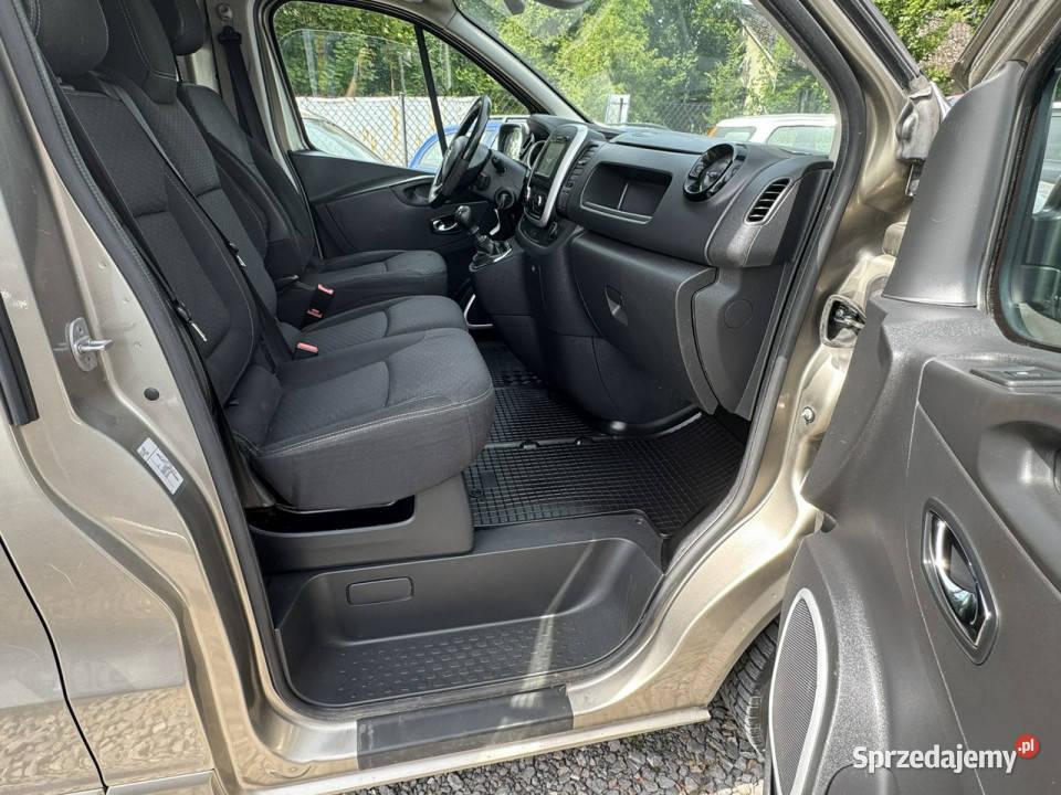 Opel Vivaro 16 120 3 osobowy klimatyzacja II wielofunkcyjna kierownica Łodygowice