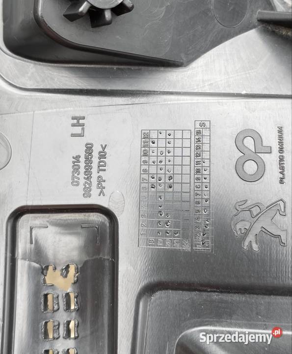 Peugeot 208 II ślizg zderzaka lewy prawy