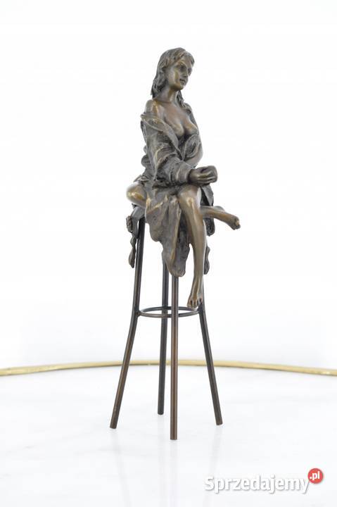DAMA W SUKNI KOBIETA NA KRZEŚLE figura z brązu Kraków