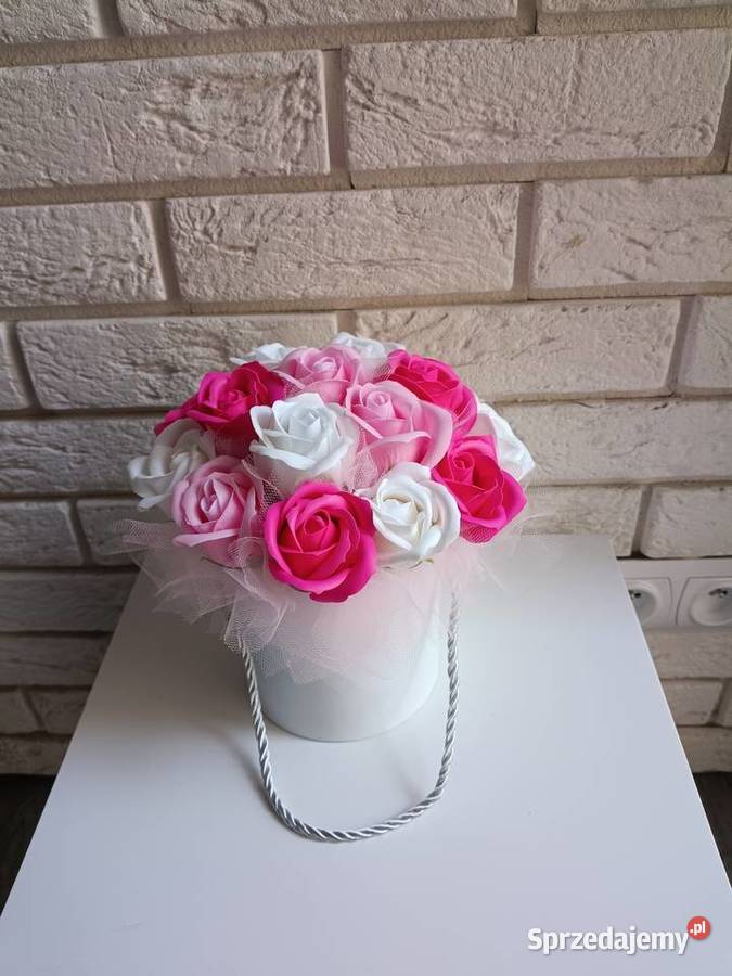 Flowerbox Prezent na 18 urodziny bukiet z róż sprzedam