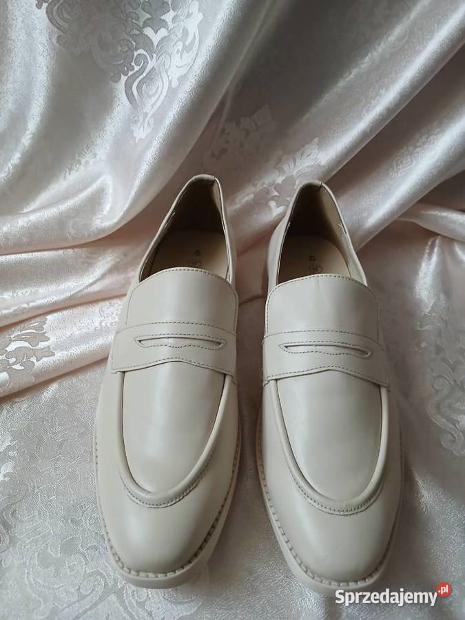 Beżowe klasyczne loafersy bonprix 42 mokasyny Sochaczew