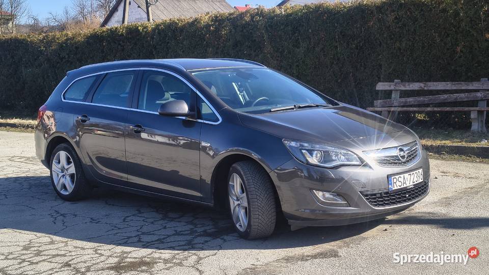 Opel Astra J 14 T 2010 Sportstourer Szczawne