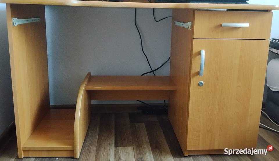 Sprzedam biurko olchowe z Jyska Biurka
