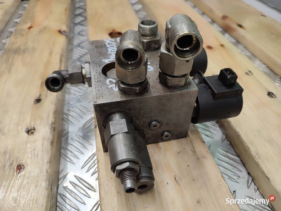 Zamek hydrauliczny skrętu kół HF 2991205 Claas Pozostałe Wilkowo