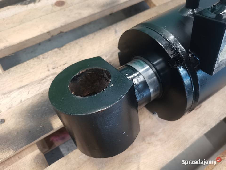 Siłownik wychyłu łyżki Manitou MT 1335