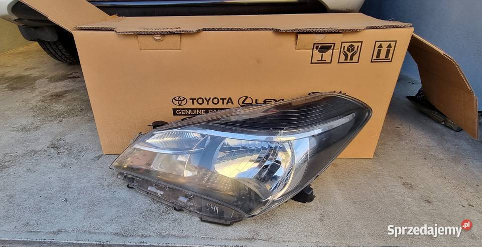 Lampa przednia lewa Yaris III 1417 lift osobowe Lampy przednie Włocławek