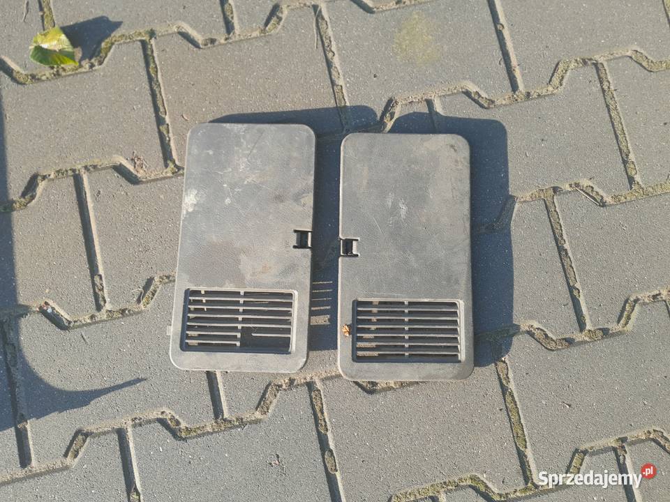 Nissan Terrano 1 klapka zaślepka lampy beżowe Rok produkcji 1991 Czajków