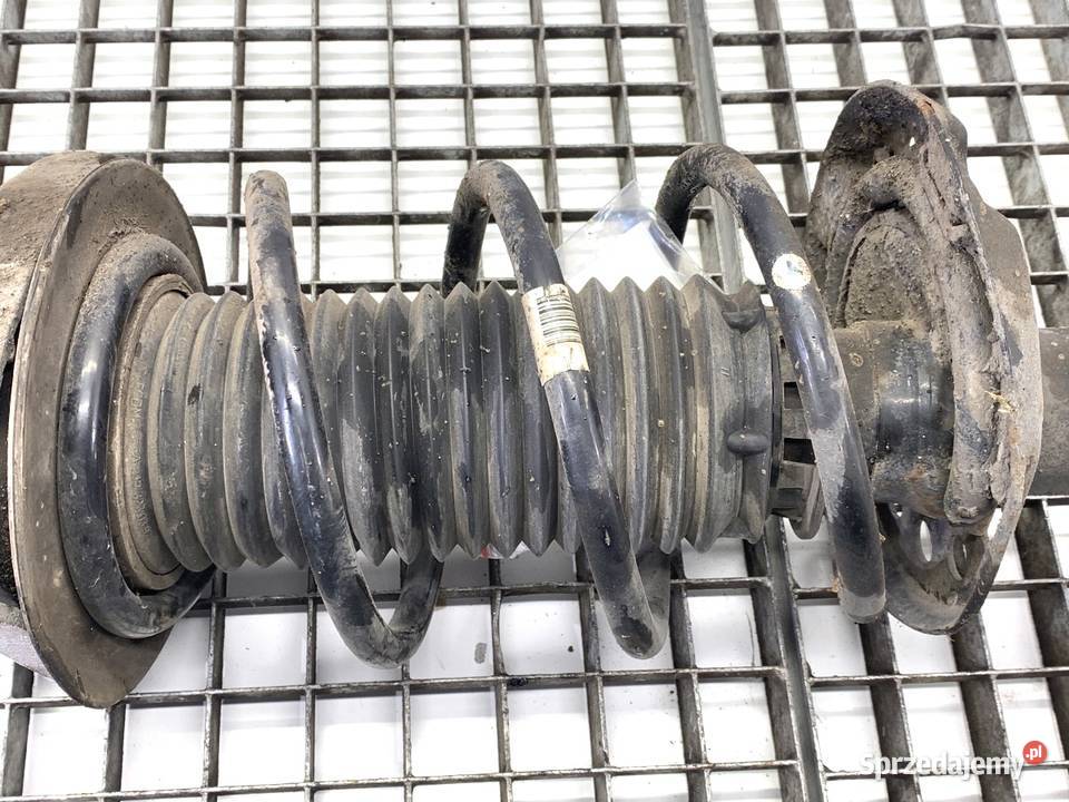 AMORTYZATOR LEWY PRZÓD ZE SPRĘŻYNĄ MERCEDES W176 osobowe