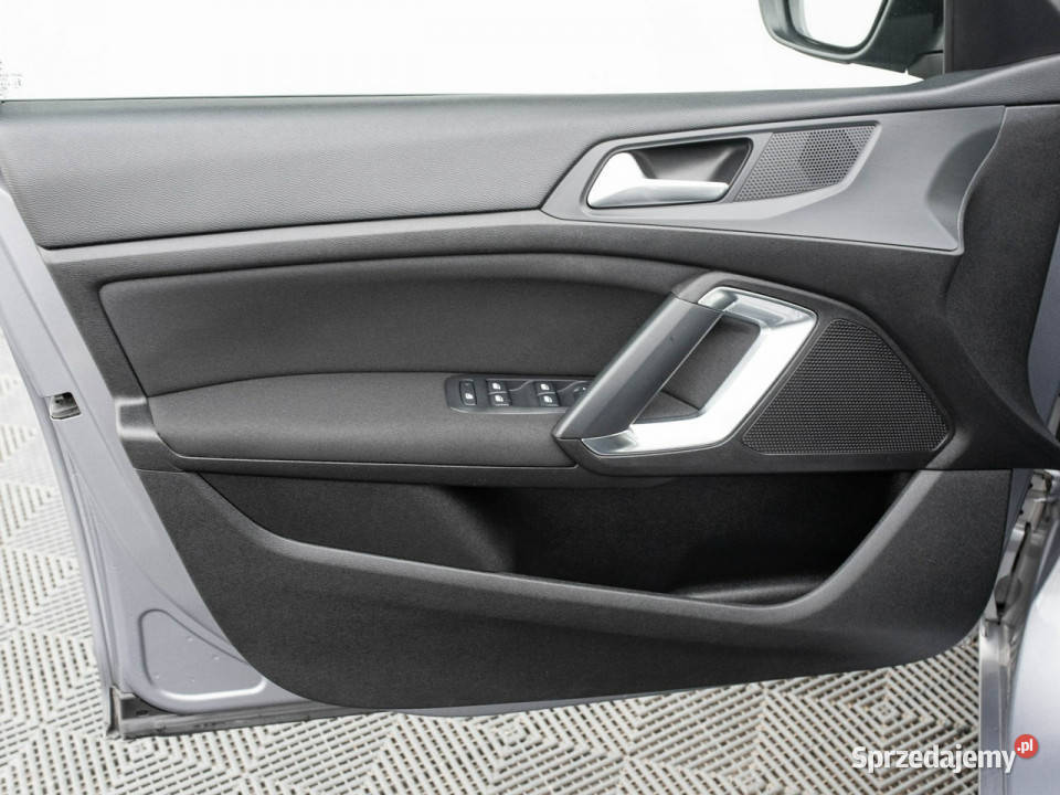 Peugeot 308 SW GD7N64715 BlueHDi Active 2 stref kurtyny powietrzne pomorskie
