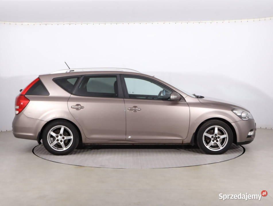 Kia Ceed 16 CRDi nieuszkodzony Piaseczno