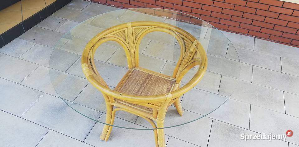 Stół rattanowy okrągły ze szklanym blatem na