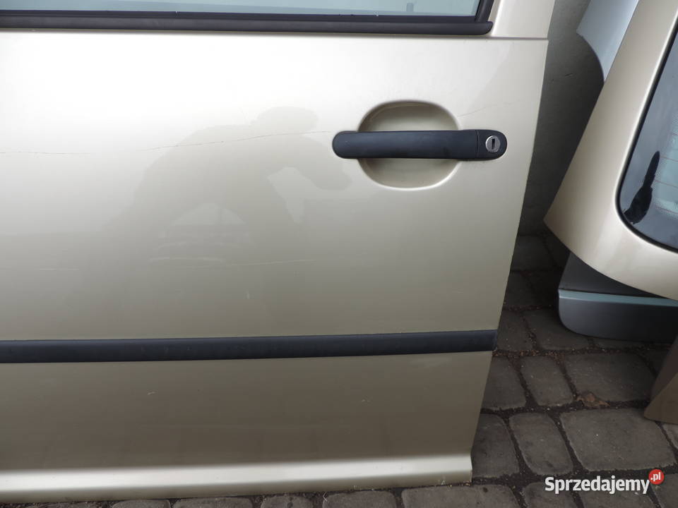 VOLKSWAGEN GOLF 4 IV 5D DRZWI LEWY PRZÓD LA1W Rok produkcji 2001 małopolskie Nowy Sącz