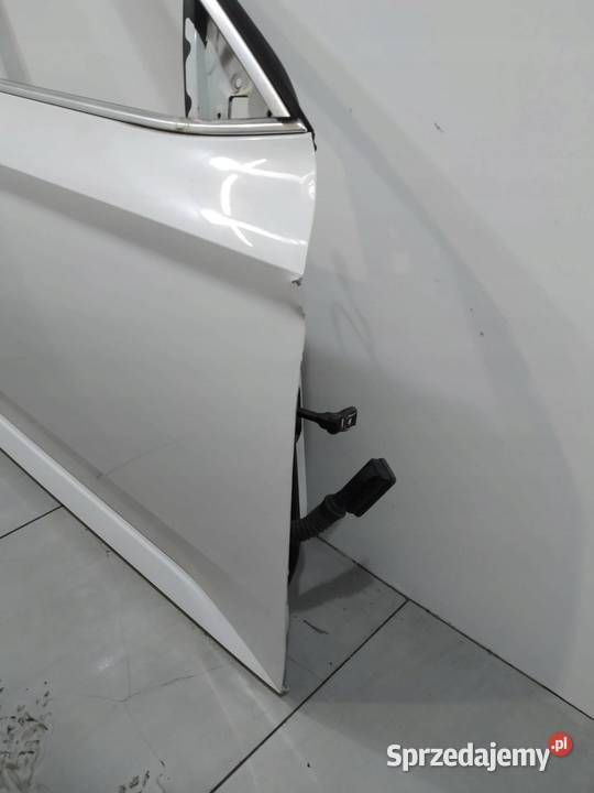 DRZWI PRAWE PRZÓD LS9R Skoda Superb III 20152024 osobowe
