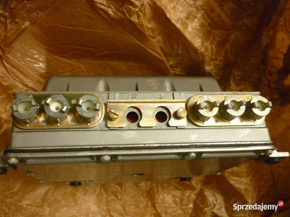 Regulator napięcia RR361