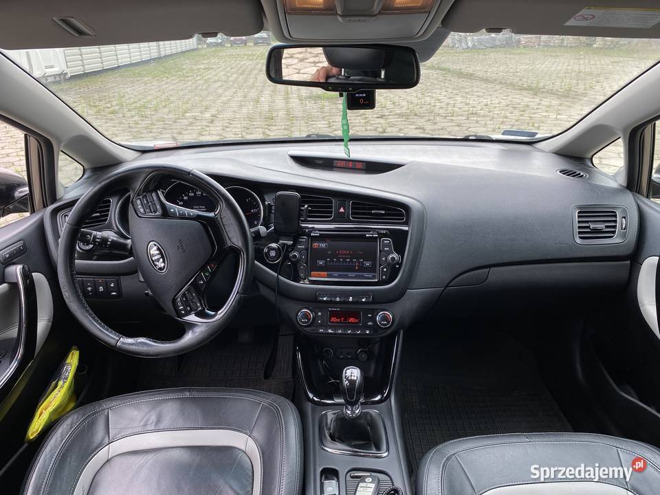 KIA Ceed 16 CRDI 128 2013 Bogata wersja 1600cm3 Cee'd SW sprzedam
