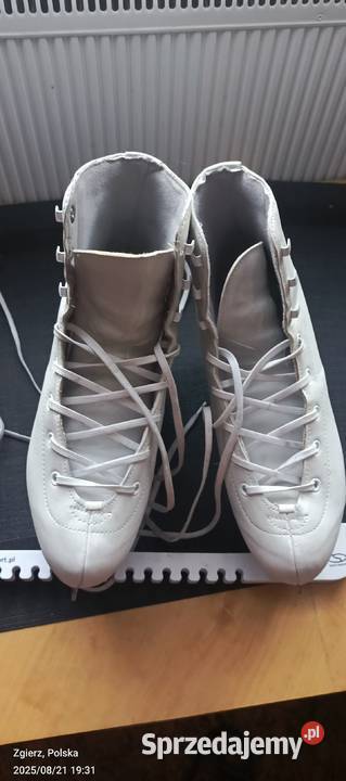 sprzedam łyżwy figurowe damskie 40