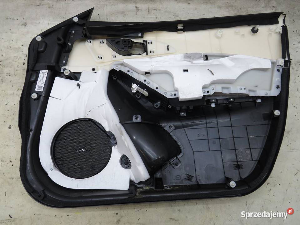 BOCZEK DRZWI LEWY PRZÓD MAZDA 3 BM 13 Tapicerki samochodowe