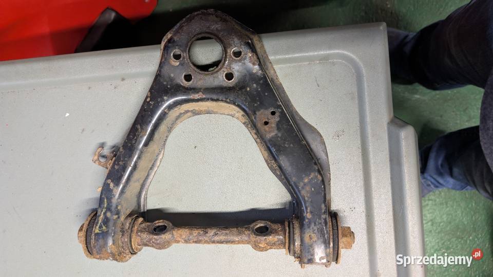 Nissan Terrano 2 wahacz lewy górny Gorzów Wielkopolski