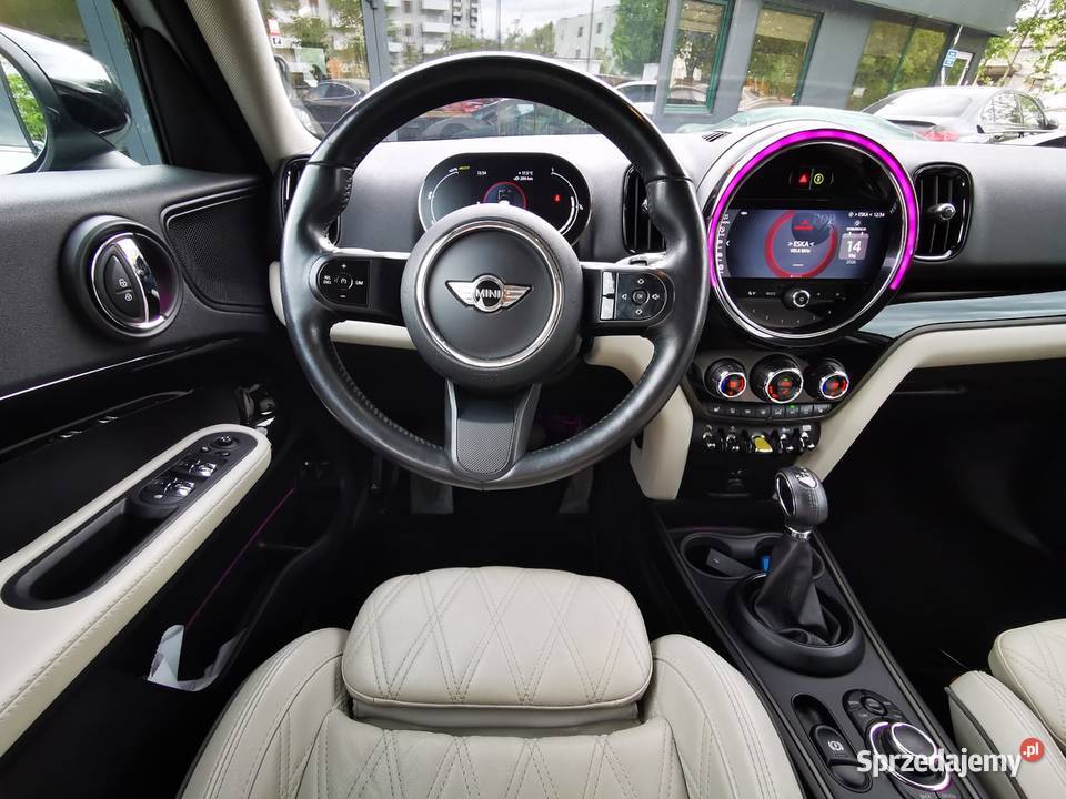 F60 Crossover PlugIn 15 SE 220 Salon Polska Warszawa