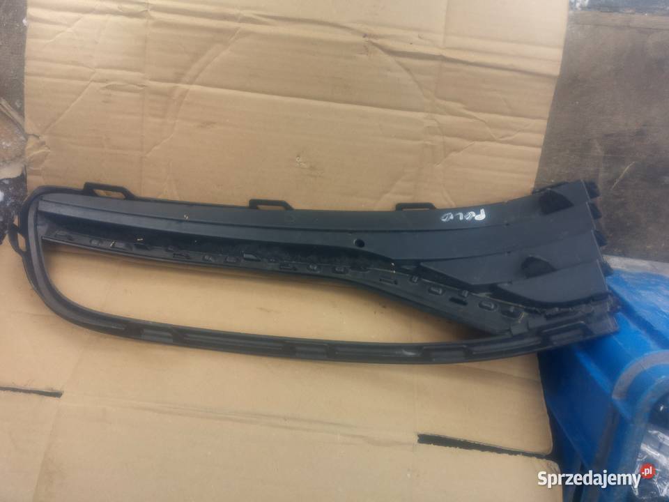 VW POLO 6C0853666D prawa kratka zderzaka chrom Dębno