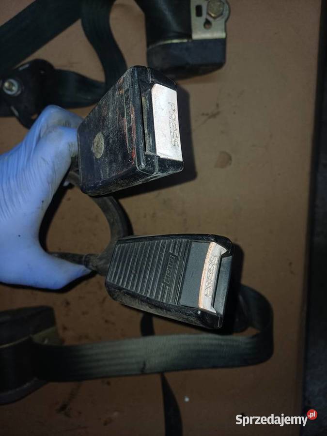 Pasy przód Fiat 126p Komplet Wysyłka osobowe Łowicz