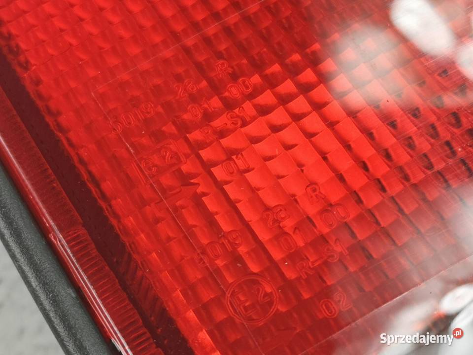 LAMPA PRAWY TYŁ MITSUBISHI L200 25 TD 19962007 lubelskie