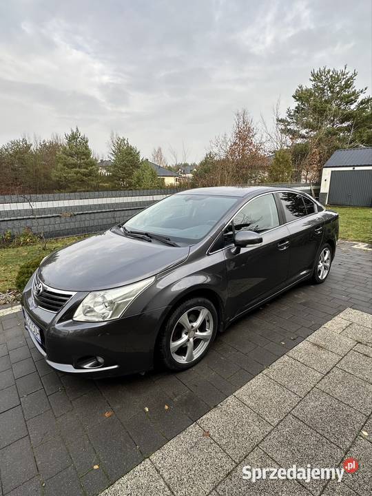 Toyota Avensis z 2009 r AUTOMAT 18 benzyna GAZ Skierdy