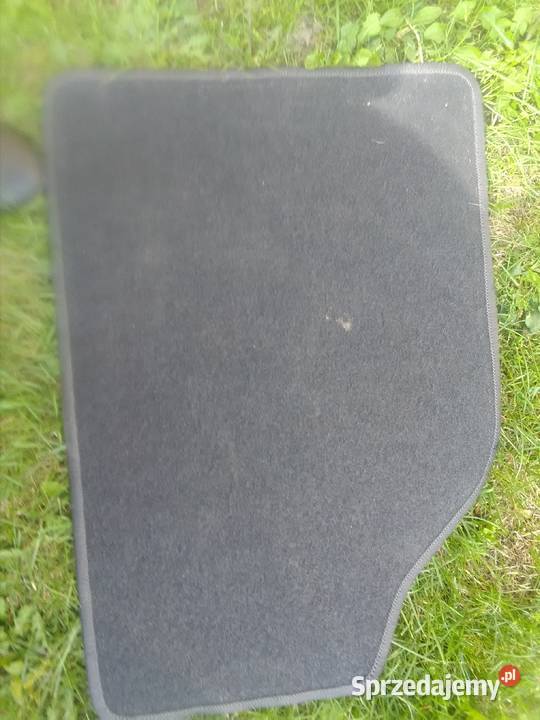 Wycieraczka dywanik prawa przód 66x465 Rok produkcji 2010 Brodnica