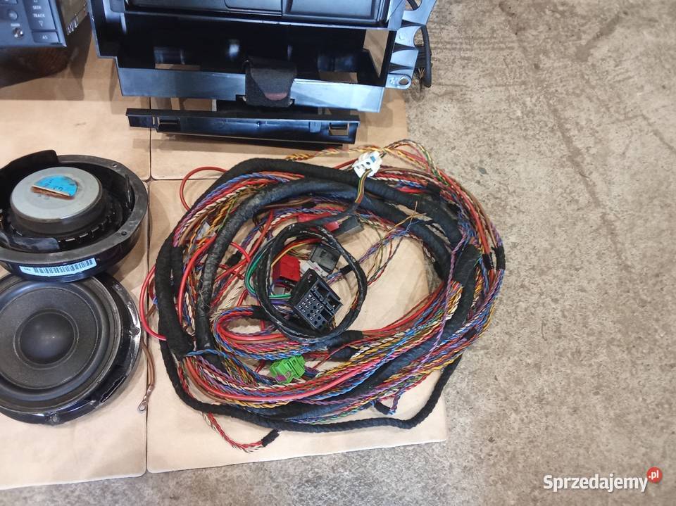 VW Passat B5 fl radio USA głośniki wzmacniacz Kamieniec Wrocławski sprzedam