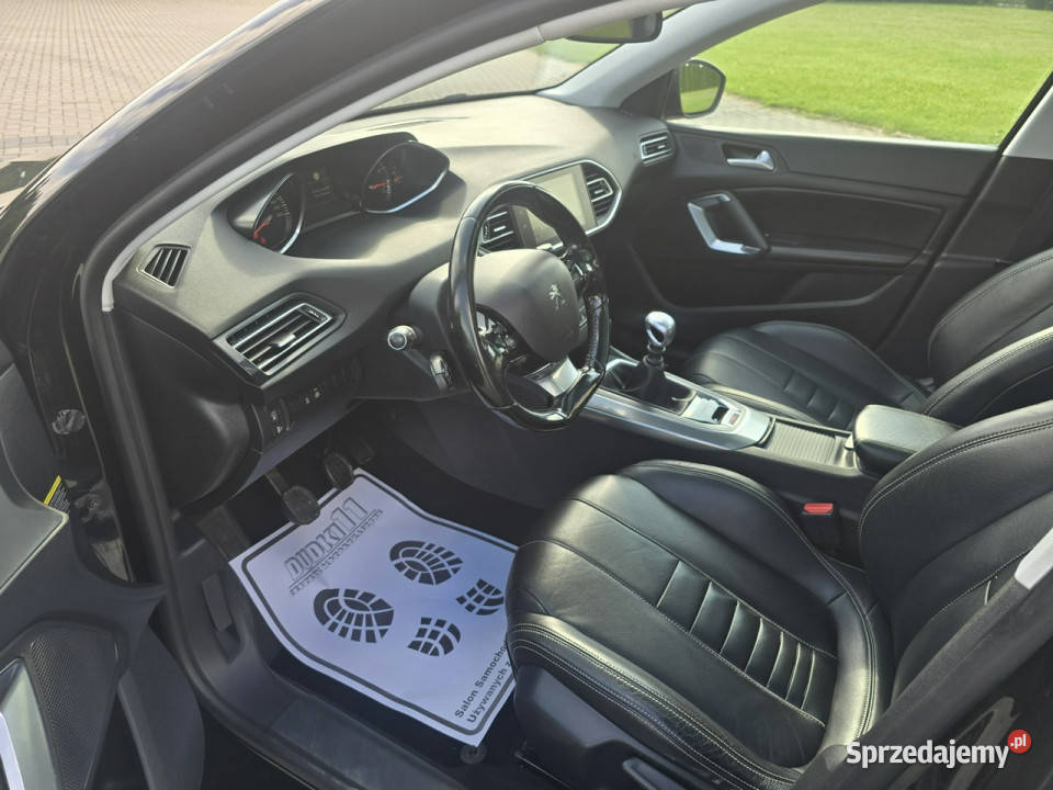 Peugeot 308 SW 12Benz Kutno