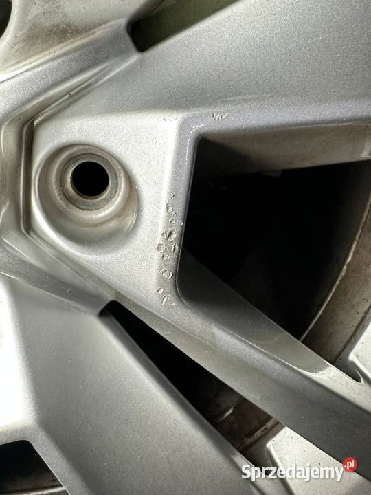 KOMPLET KÓŁ 21555R17 SKODA KAROQ 57A601025C Poznań sprzedam