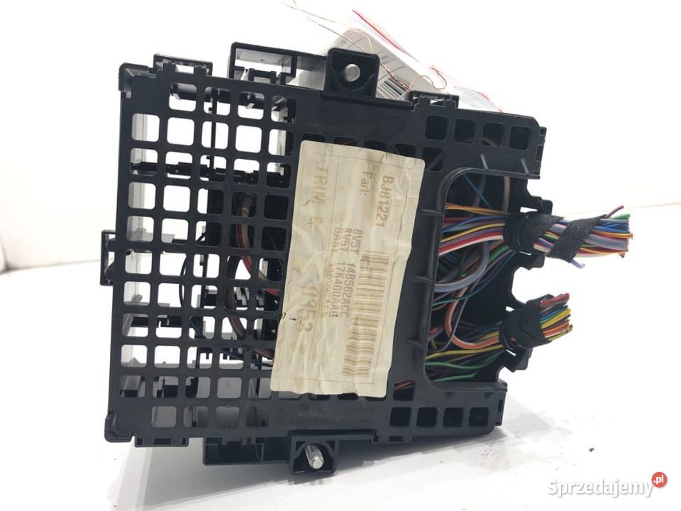 SKRZYNKA BEZPIECZNIKÓW FORD FIESTA MK7