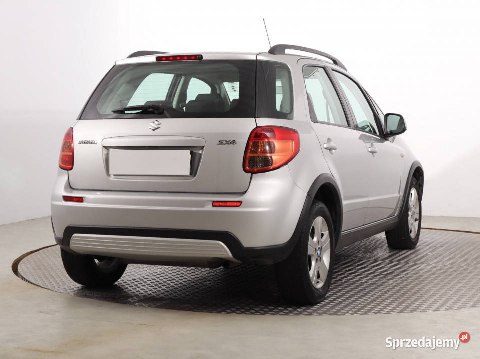 Suzuki SX4 15 i relingi dachowe sprzedam