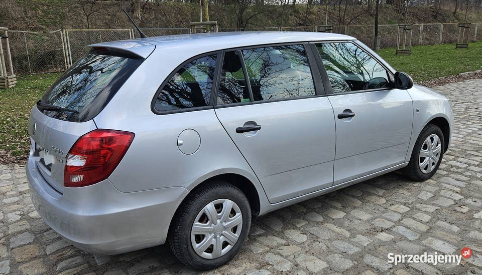 Skoda Fabia 2012 r 14 benzyna salonowy zadbany Wrocław sprzedam