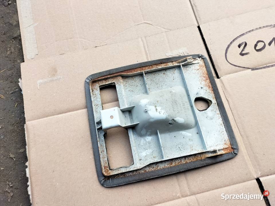 AUDI 80 B4 80B4 443877829 OBUDOWA OSŁONA LAMPLI osobowe Oświetlenie kabiny Kamień-Kolonia