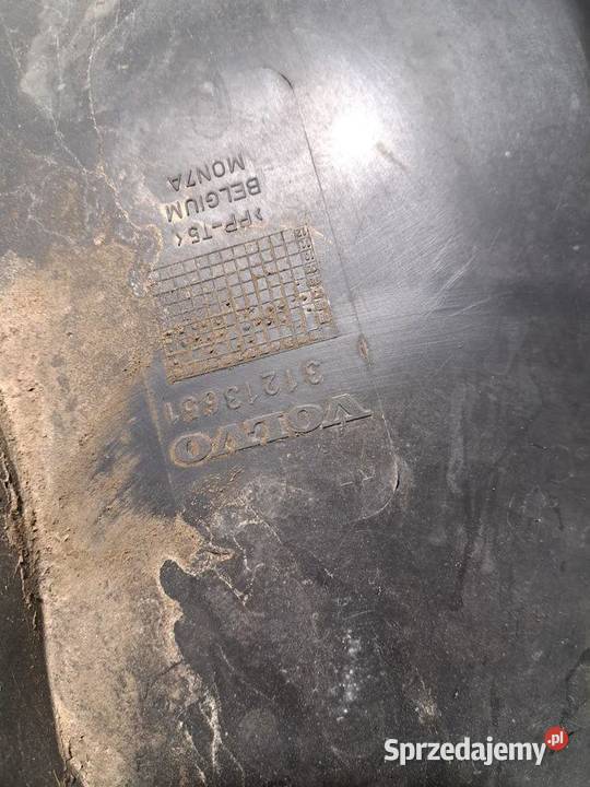 Nadkole przednie prawe Volvo V70 III 31213651