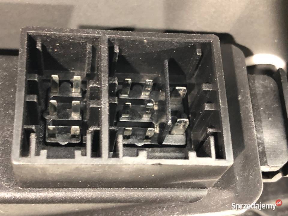 PODNOŚNIK SZYBY PRAWY PRZÓD SKODA FABIA II osobowe podkarpackie