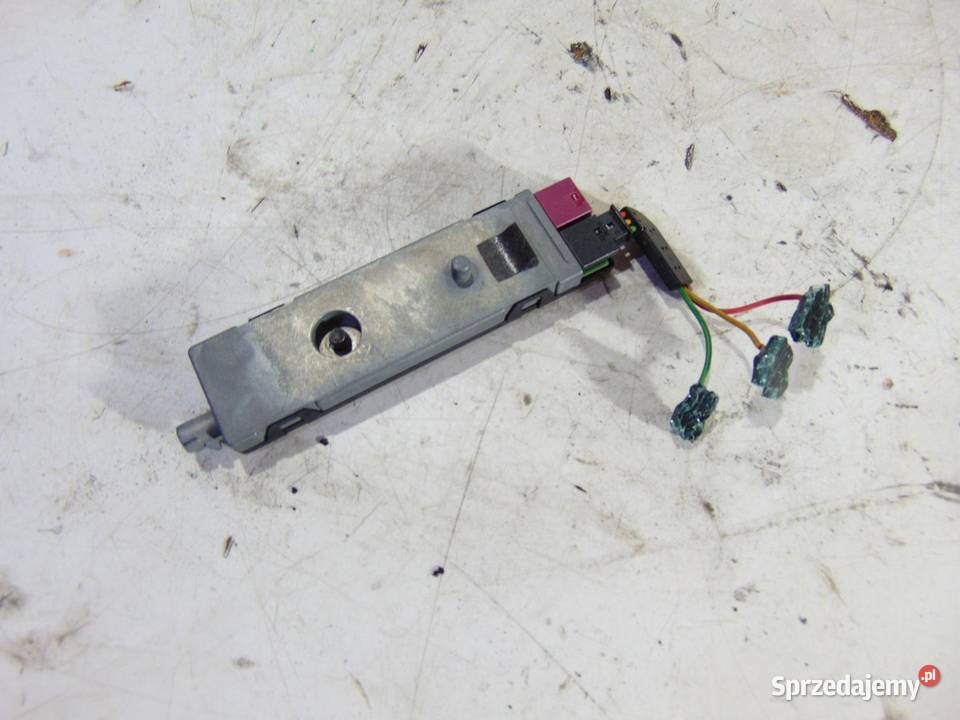 WZMACNIACZ ANTENY MERCEDES W212 LIFT A2129054903