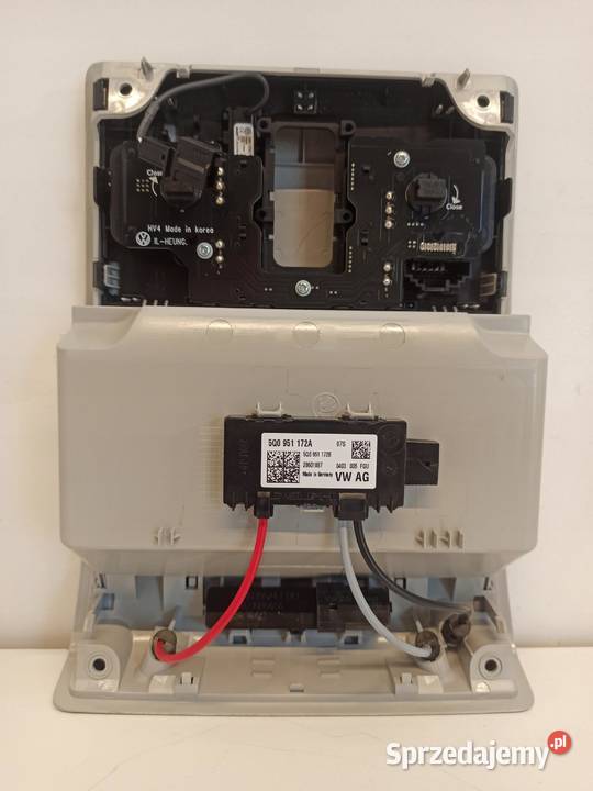 LAMPKA PODSUFITKI SCHOWEK SKODA KODIAQ