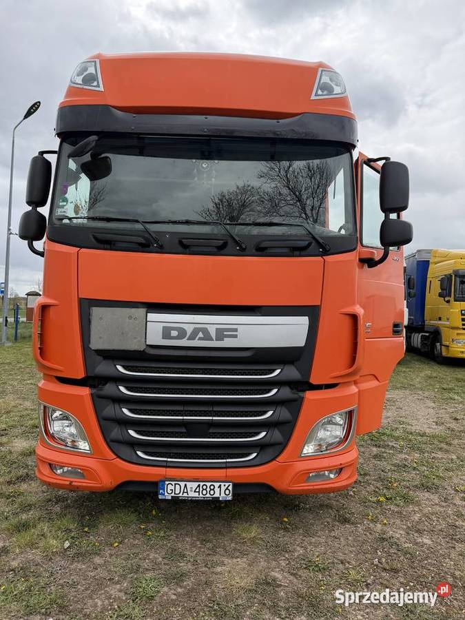 Wyprzedaż ciągników siodłowych i naczep 462KM