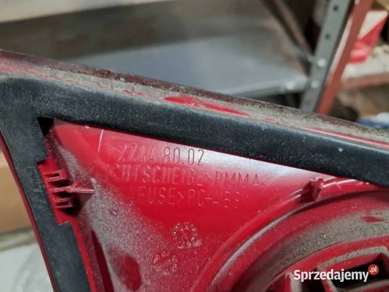 Lampa klapy prawy TYŁ VW PASSAT B6 KOMBI