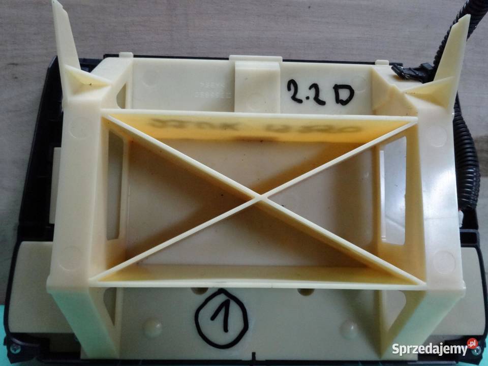 LEXUS IS II 06r panel klimatyzacji radia 758950